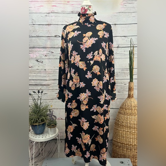 NWOT Who What Where By Target High Neck Floral Maternity Dress Size M - Picture 2 of 11